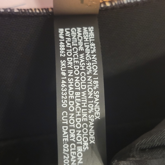 Torrid Swim NWT Wireless Swimsuit Size 5 5X 28 One Piece Black Tropic Zip Front - Picture 8 of 12